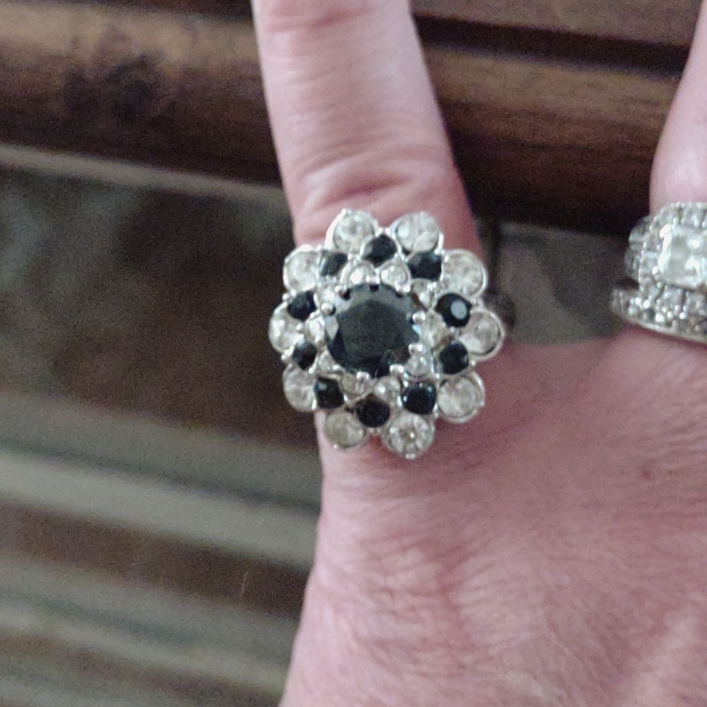 Ring - Picture 3 of 3